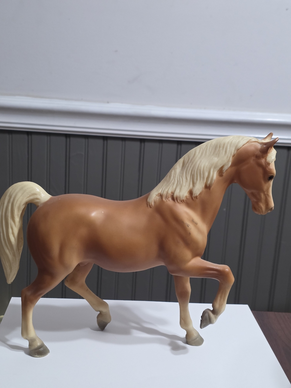 Classic Cream-Maned Chestnut Horse Figurine for Home Decor Breyer